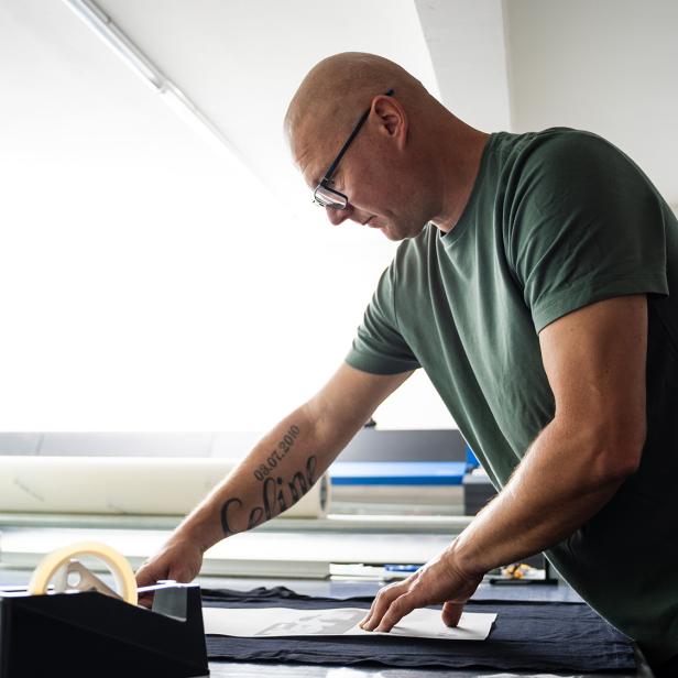 AFoliendesign & Werbetechnik bietet kreativen Textildruck für Personalbranding und Weihnachtsgeschenke für Mitarbeiter in Österreich.