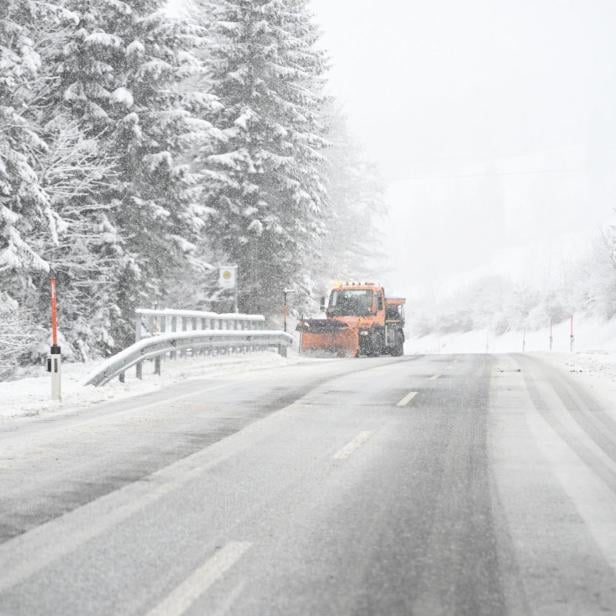 Glatteis und Schneefälle: Vorsicht auf Österreichs Straßen und Gehwegen