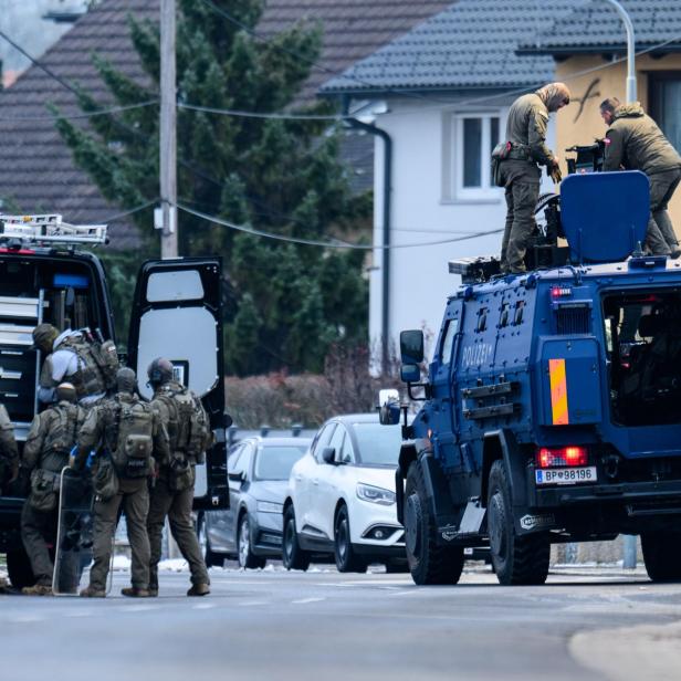 Polizei mit Großaufgebot vor Ort