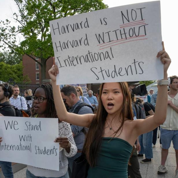 US-POLITICS-EDUCATION-HARVARD