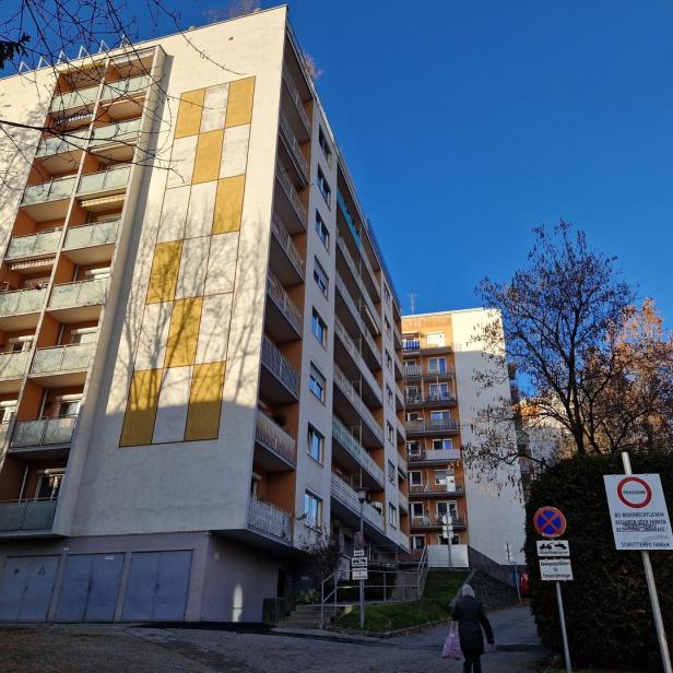 Mehrere Hochhäuser von außen