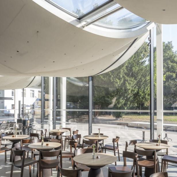 Domcenter in Linz: Blick aus dem neuen Pavillon, der an der Ostseite des Bauwerks entstanden ist. 