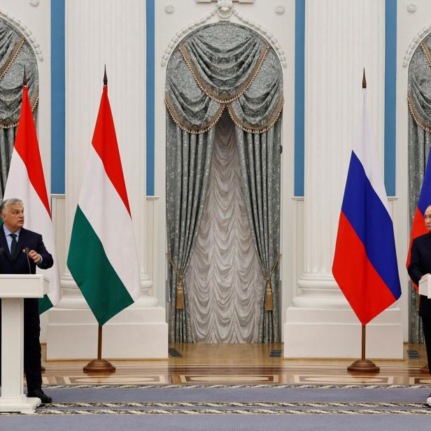 Hungary's Prime Minister Orban and Russia's President Putin attend a press conference in Moscow