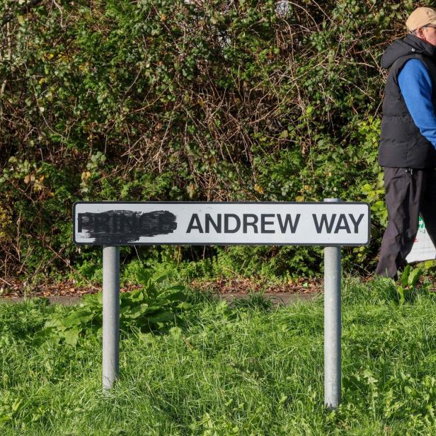 BRITAIN-NIRELAND-POLITICS-ROYALS