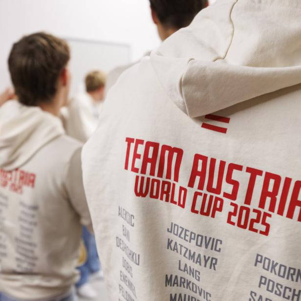 FUSSBALL/U17/WM/MÄNNER: ANKUNFT U17-MANNSCHAFT