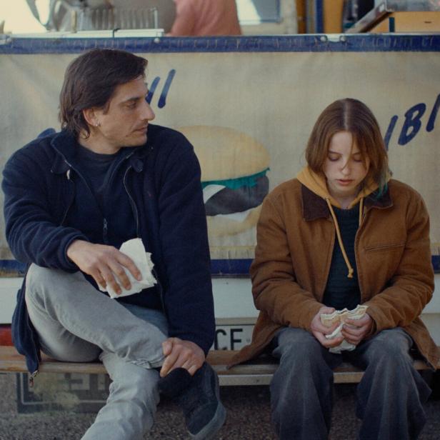 Luca Marinelli und Juli Grabenhenrich.