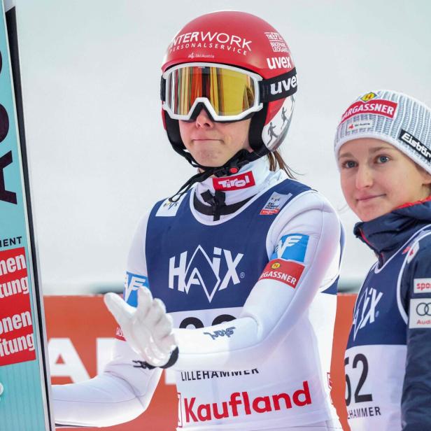 Lisa Eder (li.) und Julia Mühlbacher sind aktuell die einzigen ÖSV-Springerinnen mit Weltcupniveau