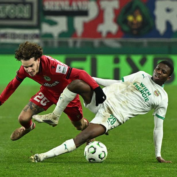 Rapids Amane (re.) gegen Omonia Nikosia