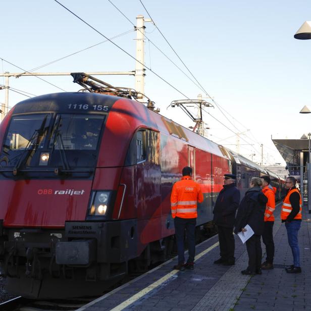 "Staub im Tunnel": Schrecksekunde überschattet Koralmbahn-Eröffnung