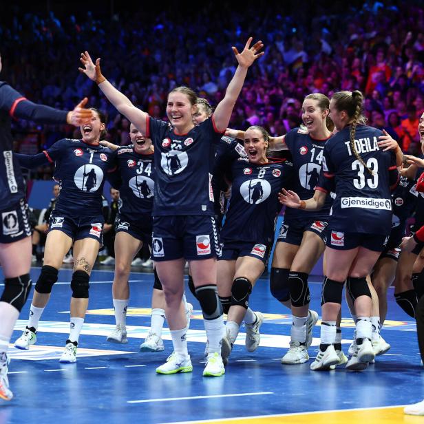 Die Französinnen jubeln über den WM-Titel.