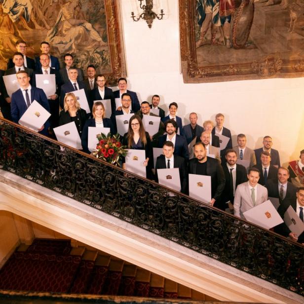 52 Baumeister und vier Baumeisterinnen wurden Anfang Dezemberim Palais Pallavicini im ersten Wiener Gemeindebezirk hochgelobt.