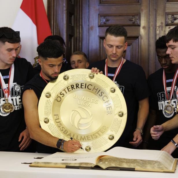FUSSBALL: ADMIRAL BUNDESLIGA / FEIERLICHER EMPFAG SK STURM GRAZ IM GRAZER RATHAUS UND FEIER AM HAUPTPLATZ