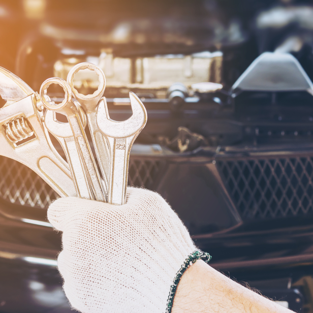 Ein Auto mit Werkzeug 