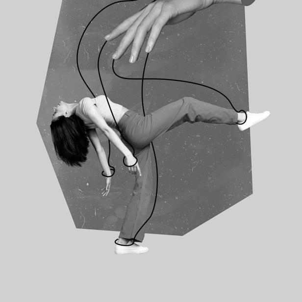 Eine Person in instabiler Körperhaltung wird von übergroßen Händen und Linien gehalten, was die Koordinationsstörungen und Hilfsbedürftigkeit bei Friedreich Ataxie symbolisiert.