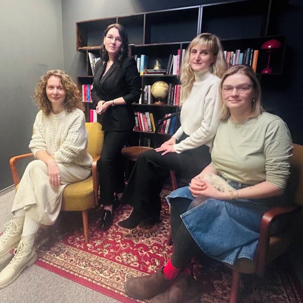 Vier Frauen: Kyriukhina, Zernova, Demianenko, Kharchenko (von links). 