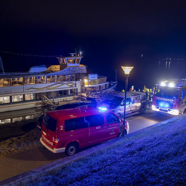 ++ HANDOUT ++ NIEDERÖSTERREICH: FEUERALARM AUF AUSFLUGSSCHIFF "MARIANDL" AUF DER DONAU BEI KREMS