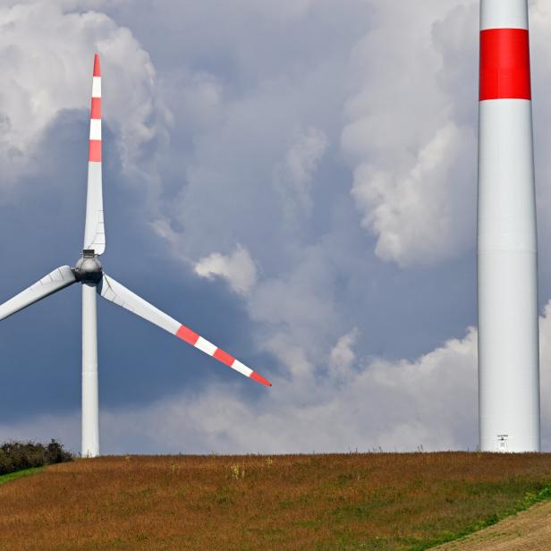 ++ THEMENBILD ++ WINDRAD / WINDPARK / WINDENERGIE / WINDKRAFT / ENERGIE / STROM / ÖKOSTROM