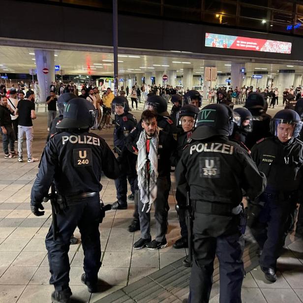 Reumannplatz, Polizei, Wien, Hauptbahnhof, Türkei, Österreich, EM, Public Viewing