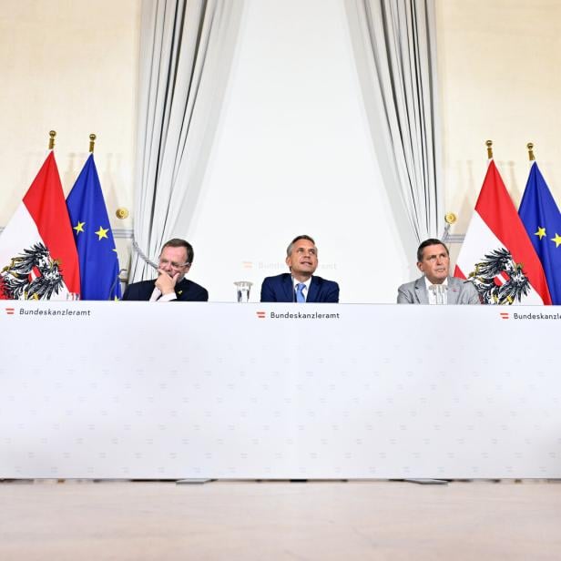 SOMMERMINISTERRAT: PRESSEFOYER - SCHELLHORN/HATTMANNSDORFER/HANKE