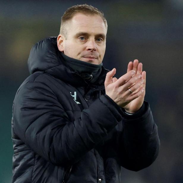 Johannes Hoff Thorup applaudiert