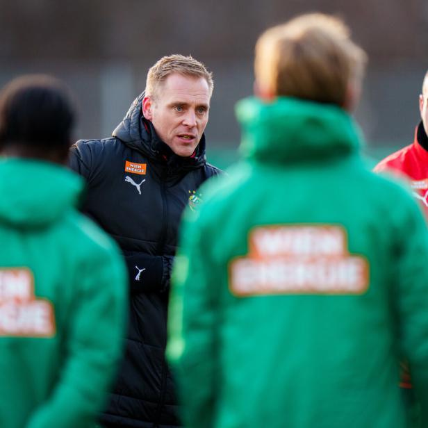 Chefcoach Hoff Thorup (l.) und Assistent Arac beim ersten Rapid-Training