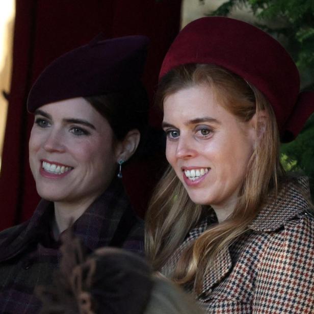 Prinzessin Beatrice und Prinzessin Eugenie in Sandringham am Weihnachtstag.