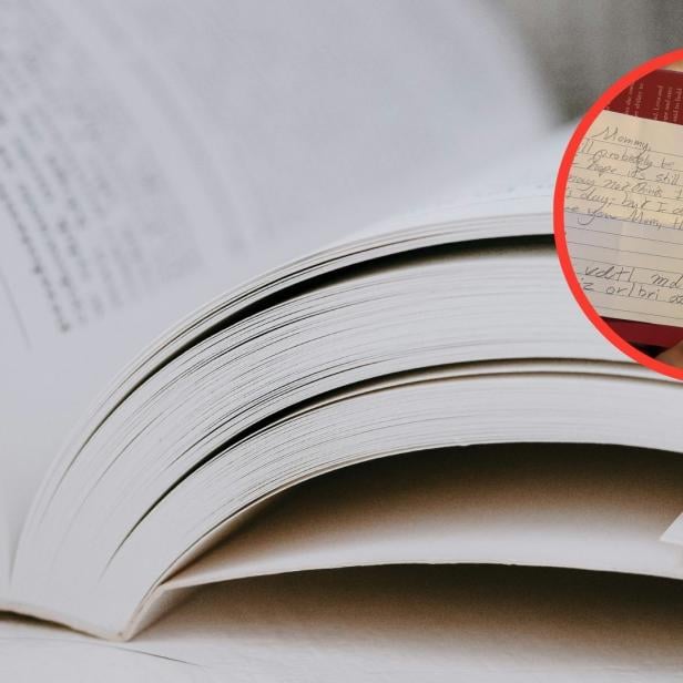 Ein aufgeklapptes Buch