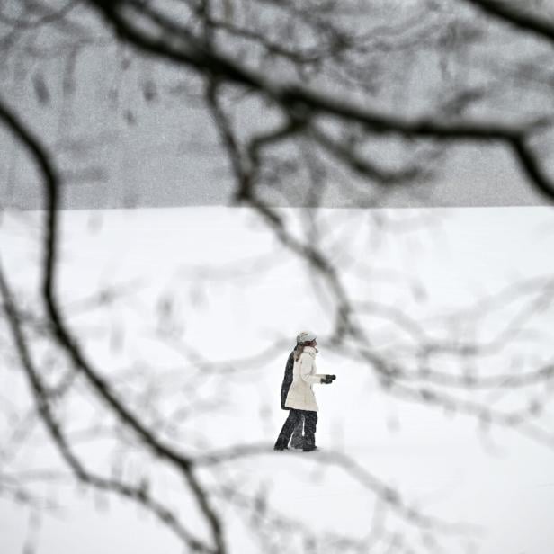 ++ THEMENBILD ++ KÄLTE / WINTER / WETTER / TEMPERATUREN / FROST / EIS / SCHNEE / EISLAUFEN