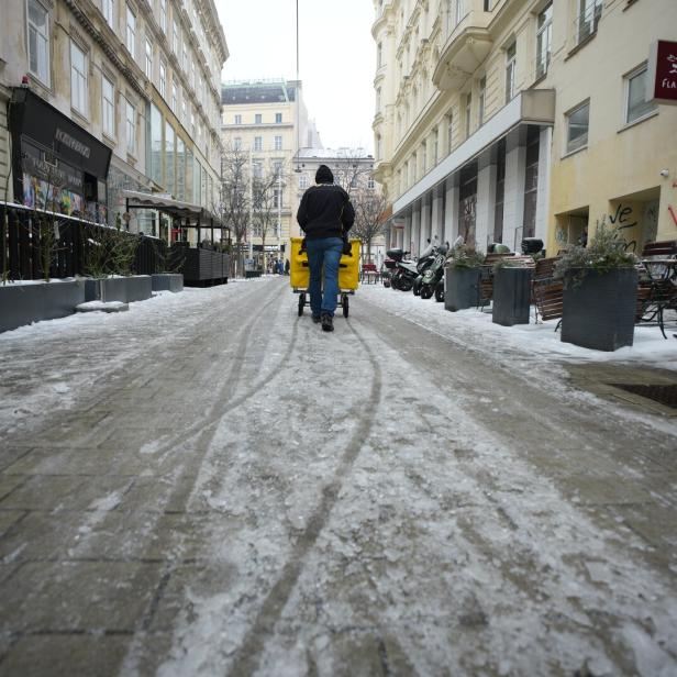 ++ THEMENBILD ++ WINTER / WETTER / KÄLTE / FROST / GLATTEIS / EIS / GLATTEISGEFAHR