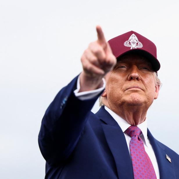 Trump visits Fort Bragg to mark U.S. Army anniversary