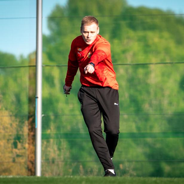 Rapid-Trainer Hoff Thorup bei der Arbeit