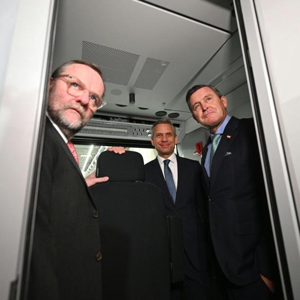 PK DES WIRTSCHAFTSMINISTERIUMS "INDUSTRIESTRATEGIE ÖSTERREICH 2035": SCHELLHORN / HATTMANNSDORFER / HANKE