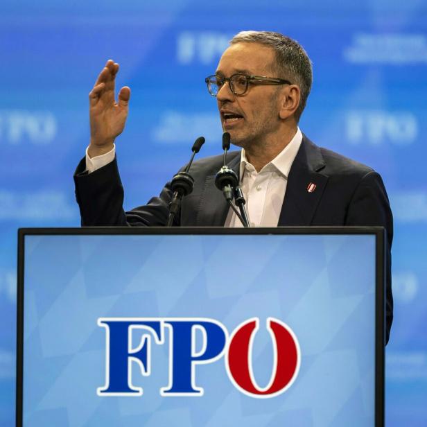 Herbert Kickl am Rednerpult.