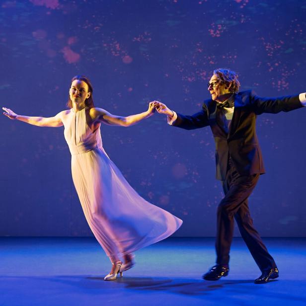 Katharina Klar und André Pohl in "Die Tanzstunde" in den Kammerspielen.