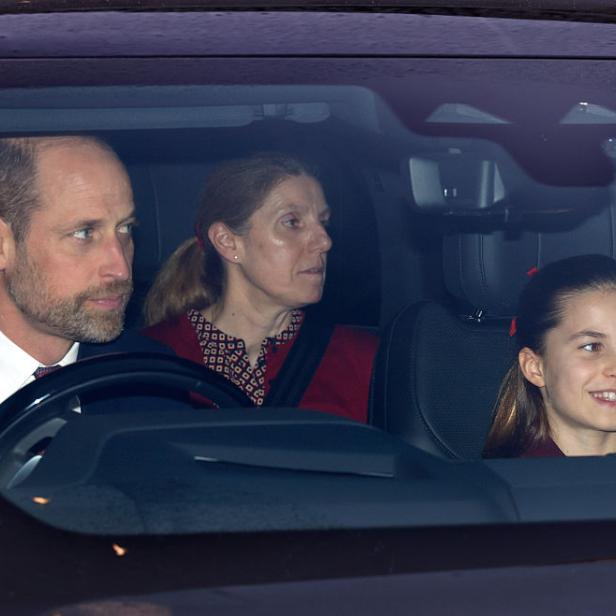 Prinz William fährt mit Kindermädchen Maria Teresa Turrion Borrallo und Tochter Charlotte im Auto.