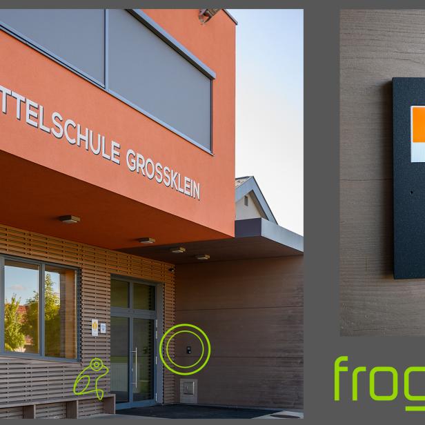 Eine Schule von außen und eine Klingel mit Namensschild 