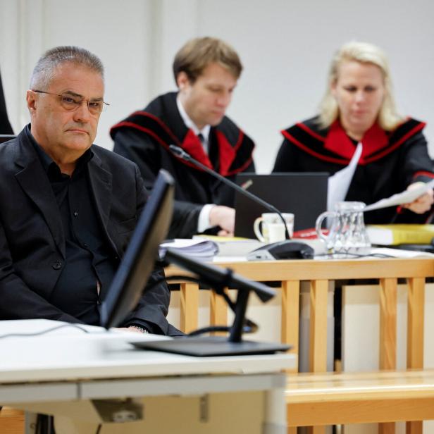 Egisto Ott auf der Anklagebank.