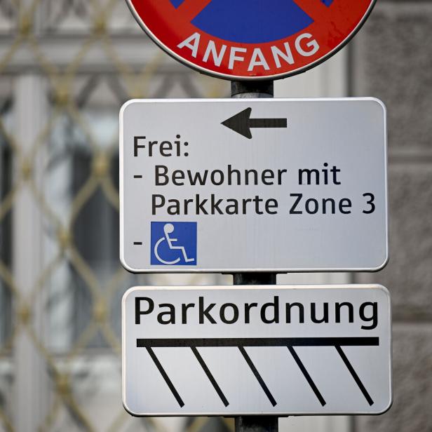 ++ THEMENBILD ++ PARKEN / PARKGEBÜHREN / PARKKARTE / AUTO / MOBILITÄT / GEBÜHREN / KURZPARKZONE / ANRAINERPARKEN