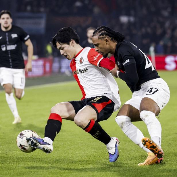 Aiwu (rechts) will es besser machen als gegen Feyenoord.