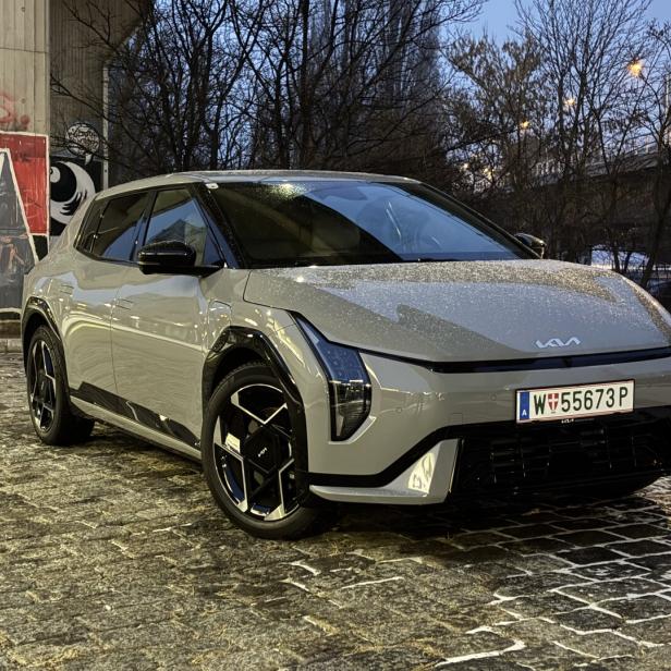 Kia EV4