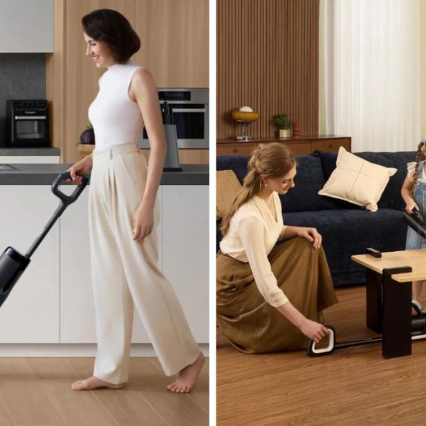 Zwei Frauen wischen mit einem Nass- und Trockensauger den Boden auf.