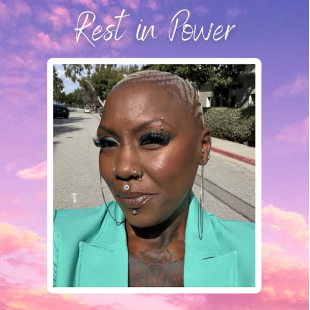 Shirley Raines in Selfiepose