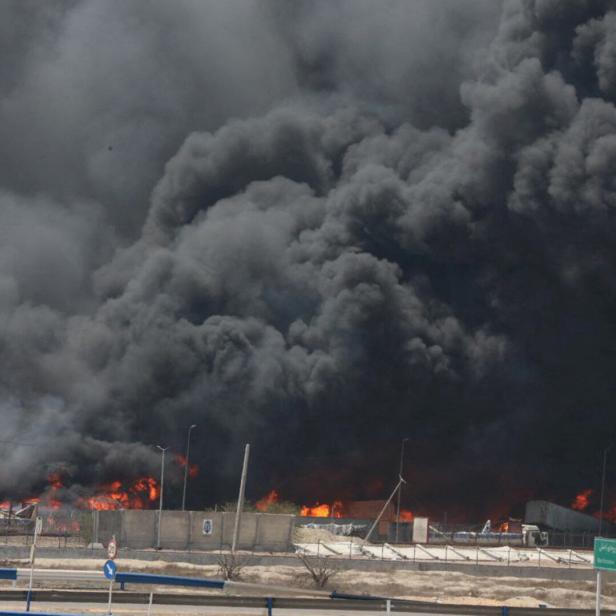 Explosion at the Shahid Rajaee port in Bandar Abbas