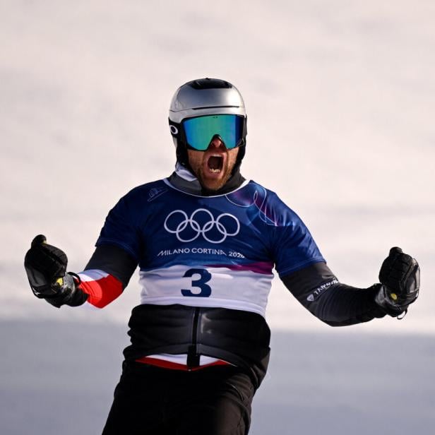 Snowboard - Men's Parallel Giant Slalom Semifinals