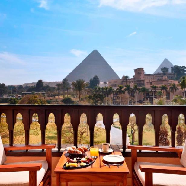 Der Blick aus dem Marriott Mena House auf die Pyramiden von Gizeh