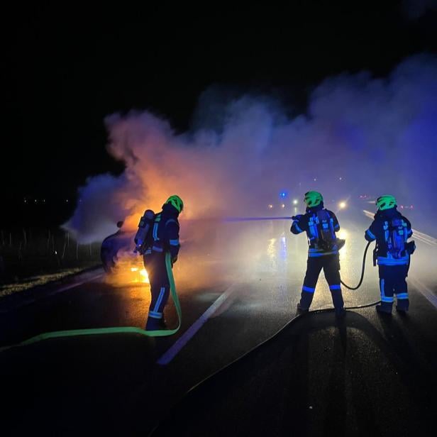 Feuerwehreinsatz - Fahrzeug Brand