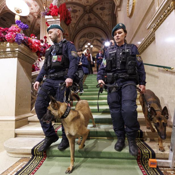 OPERNBALL: BUNDESMINISTERIUM FÜR INNERES (BMI) LOKALAUGENSCHEIN ZU DEN SICHERHEITSMASSNAHMEN