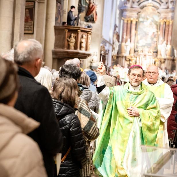 Erzbischof Josef Grünwidl hielt eine Messe im Dom zu Wiener Neustadt.