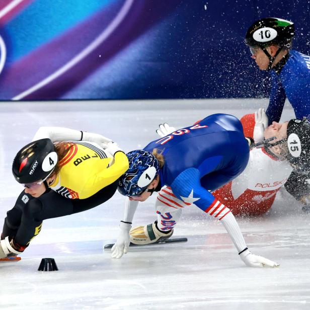 Sellier (in Rot) kam zu Sturz und hatte Glück