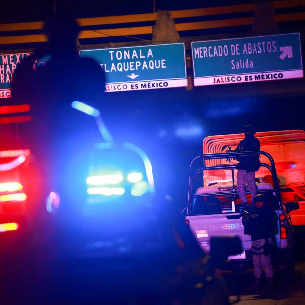 Soldiers bolster security in Guadalajara after the death of El Mencho in military operation